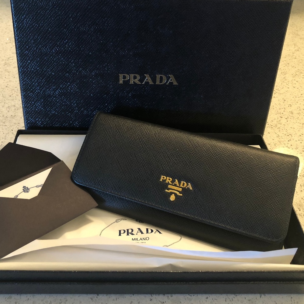 PRADA SAFFIANO WALLET